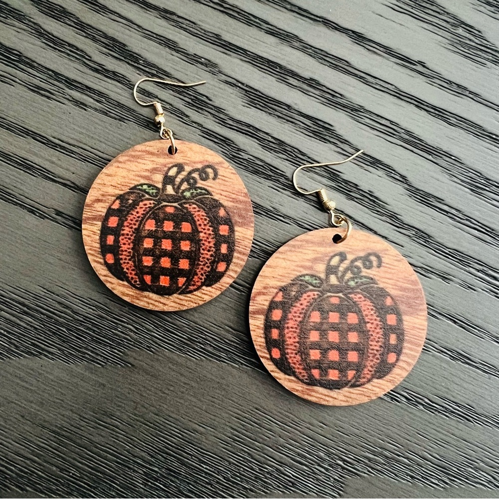 🍂New! Pair of Autumn Fall Harvest Wooden Dangle Pumpkin Thanksgiving Earrings
